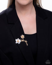 Load image into Gallery viewer, Blooming Boutonniere - Gold