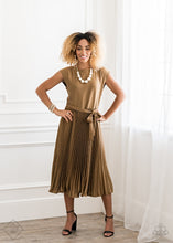 Load image into Gallery viewer, Gold Pearl Necklace Set. Including earrings, bracelet and a ring displayed on a Model.