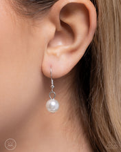 Load image into Gallery viewer, Pronounced Pearls - White
