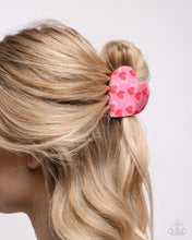 Load image into Gallery viewer, Courting Clip - Pink
