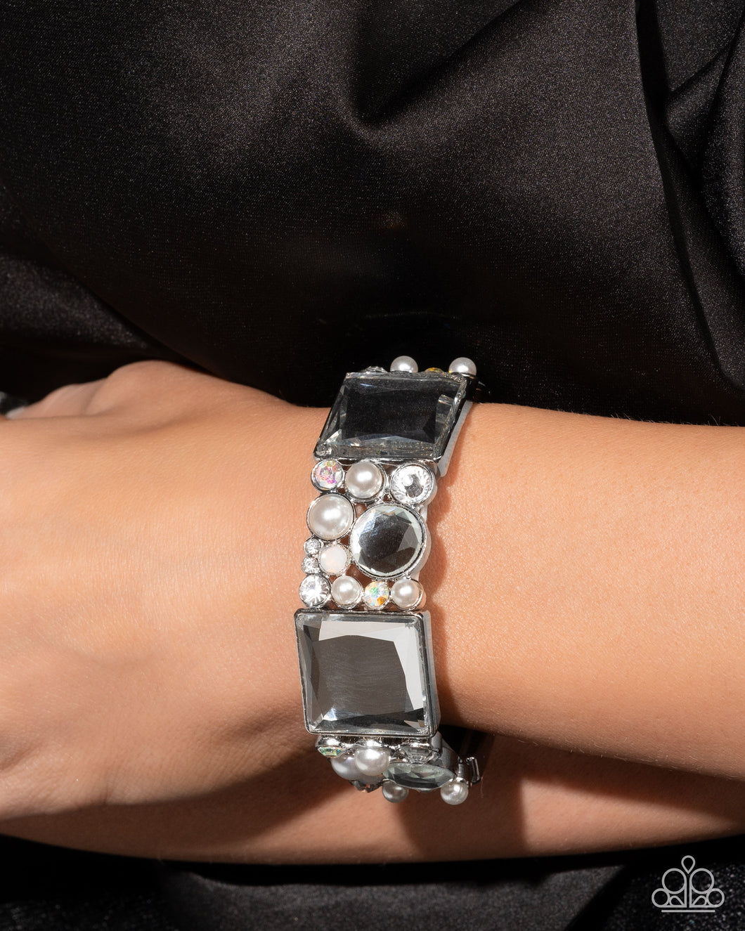 Glam to the Max - White