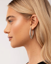 Load image into Gallery viewer, Courbe - Rhodium Plated - Cachet
