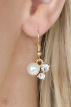 Load image into Gallery viewer, Toast To Perfection - White Pearl Necklace
