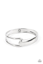 Load image into Gallery viewer, Couture-Clutcher - Silver Bracelet
